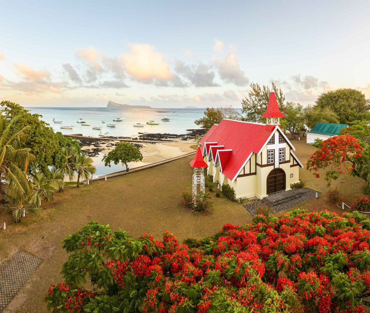 Discover the Mauritian lifestyle with Mauritius Sotheby's International Realty.