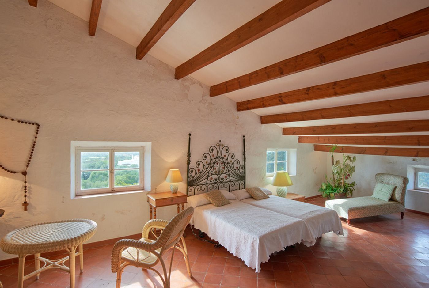 property 40 Rooms for sale on Minorque (07750)