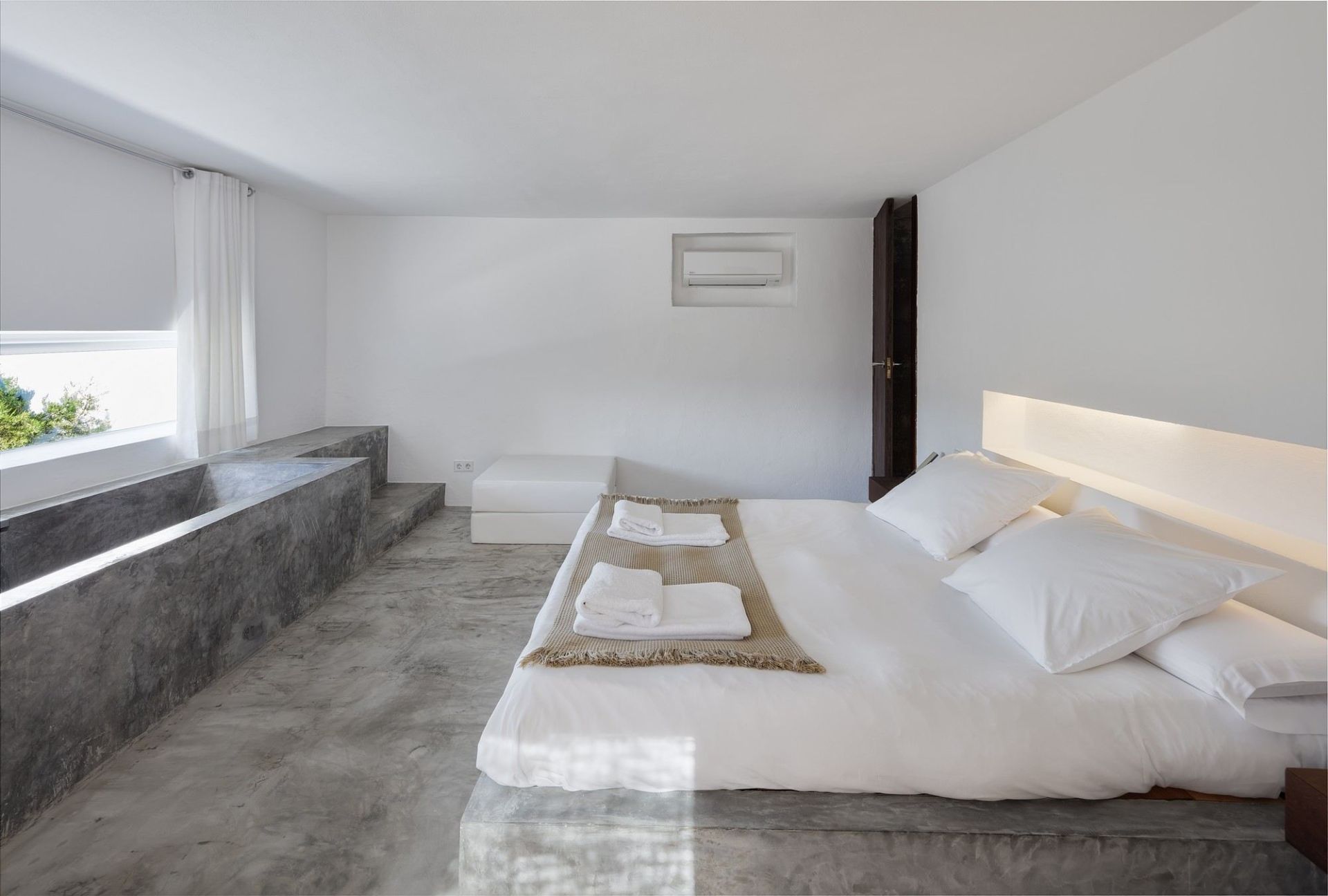 villa 17 Rooms for sale on Ibiza (07800)