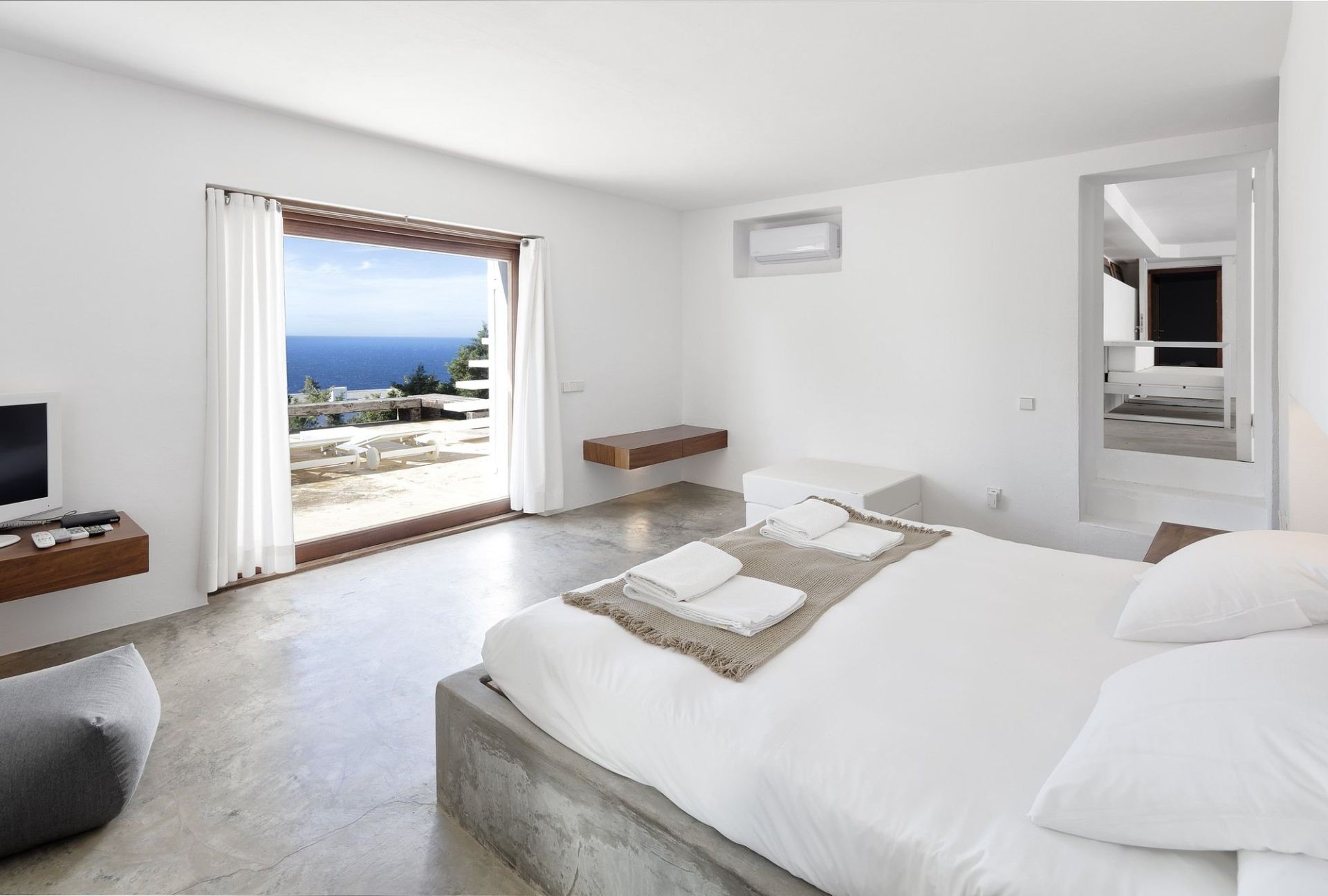 villa 17 Rooms for sale on Ibiza (07800)