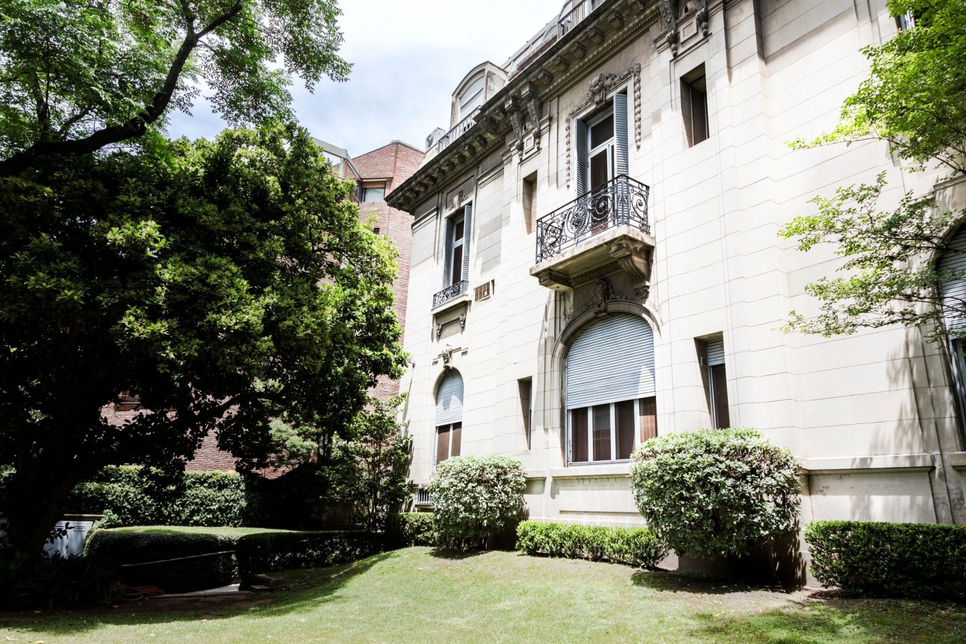 Sale Bourgeois house Buenos Aires 14 rooms 1763 m² Côte d'Azur