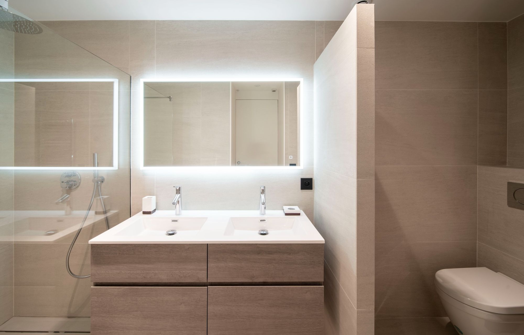 apartment 4 Rooms for sale on CANNES (06400)