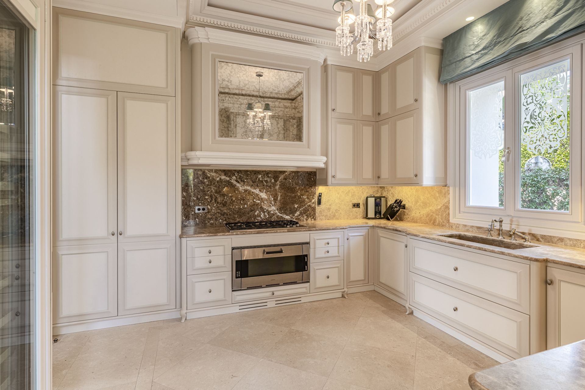 mansion 18 Rooms for sale on CAP D AIL (06320)