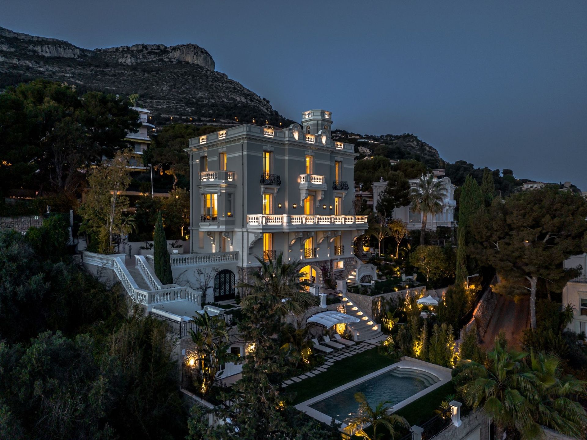 maison de maître 18 Pièces en vente sur CAP D AIL (06320)