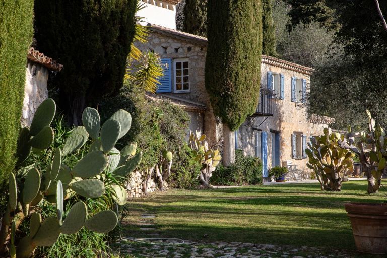 villa 8 Pièces en vente sur EZE (06360)