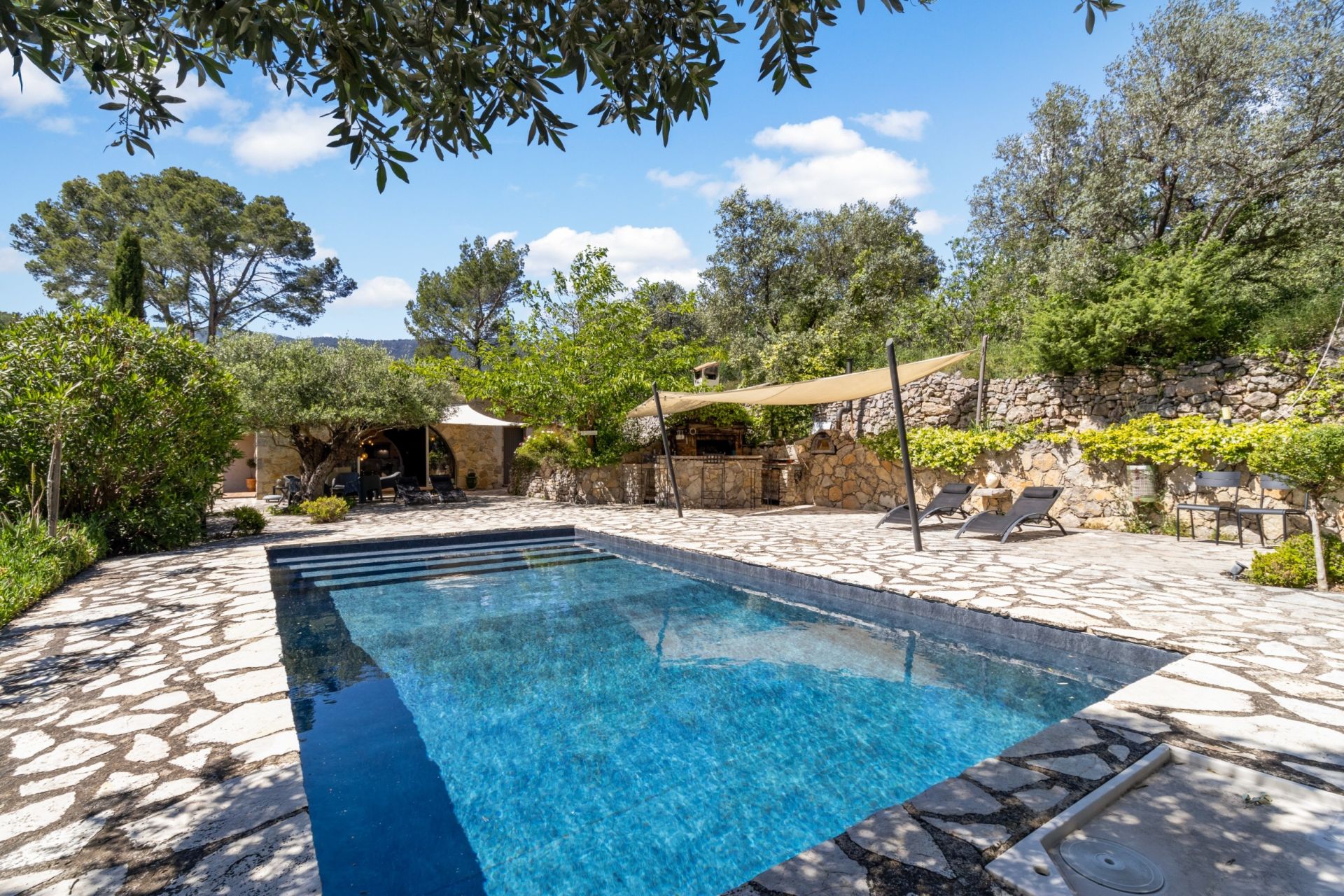 maison provençale 6 Pièces en vente sur SEILLANS (83440)
