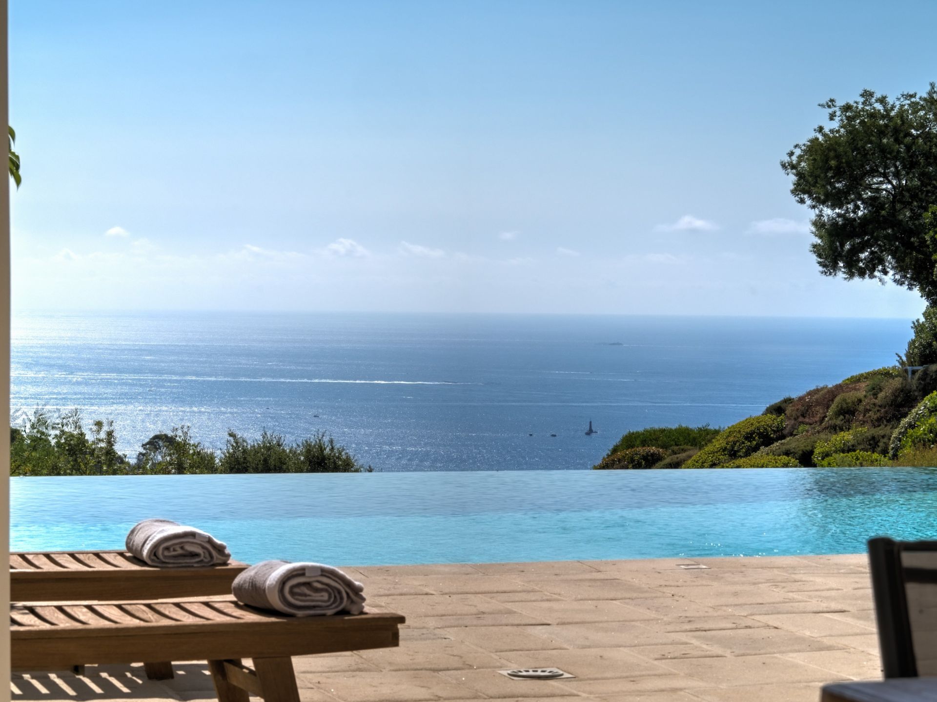 villa 10 Rooms for sale on CANNES (06400)