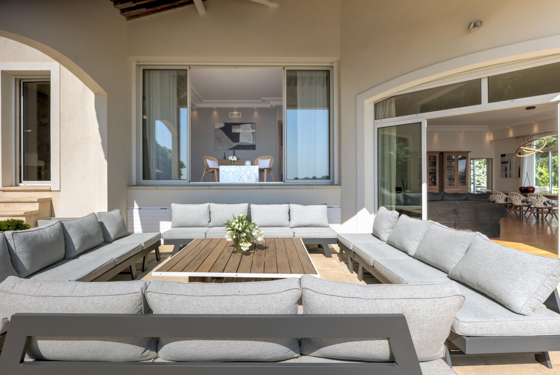 villa 10 Rooms for sale on CANNES (06400)