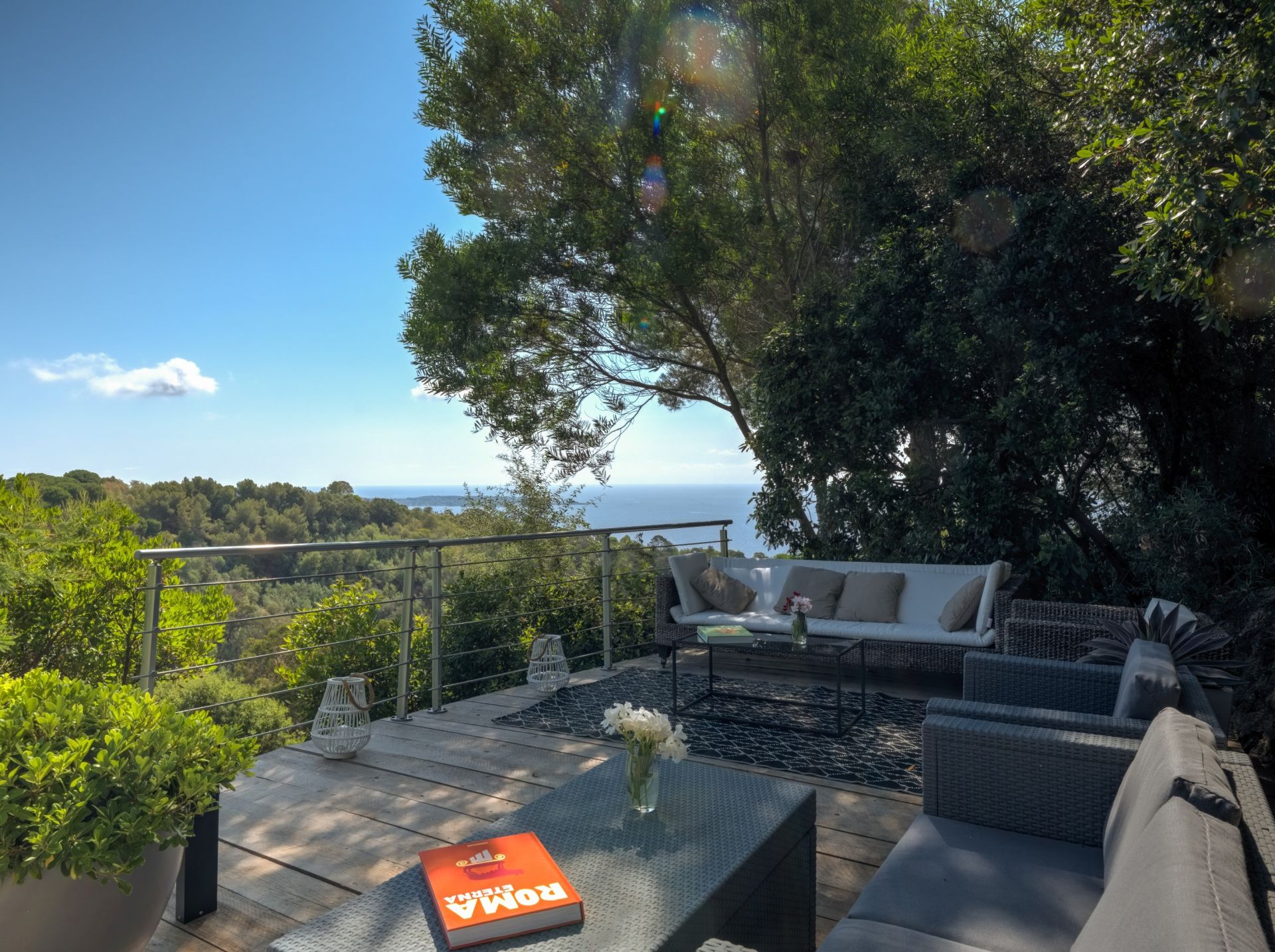 villa 10 Rooms for sale on CANNES (06400)