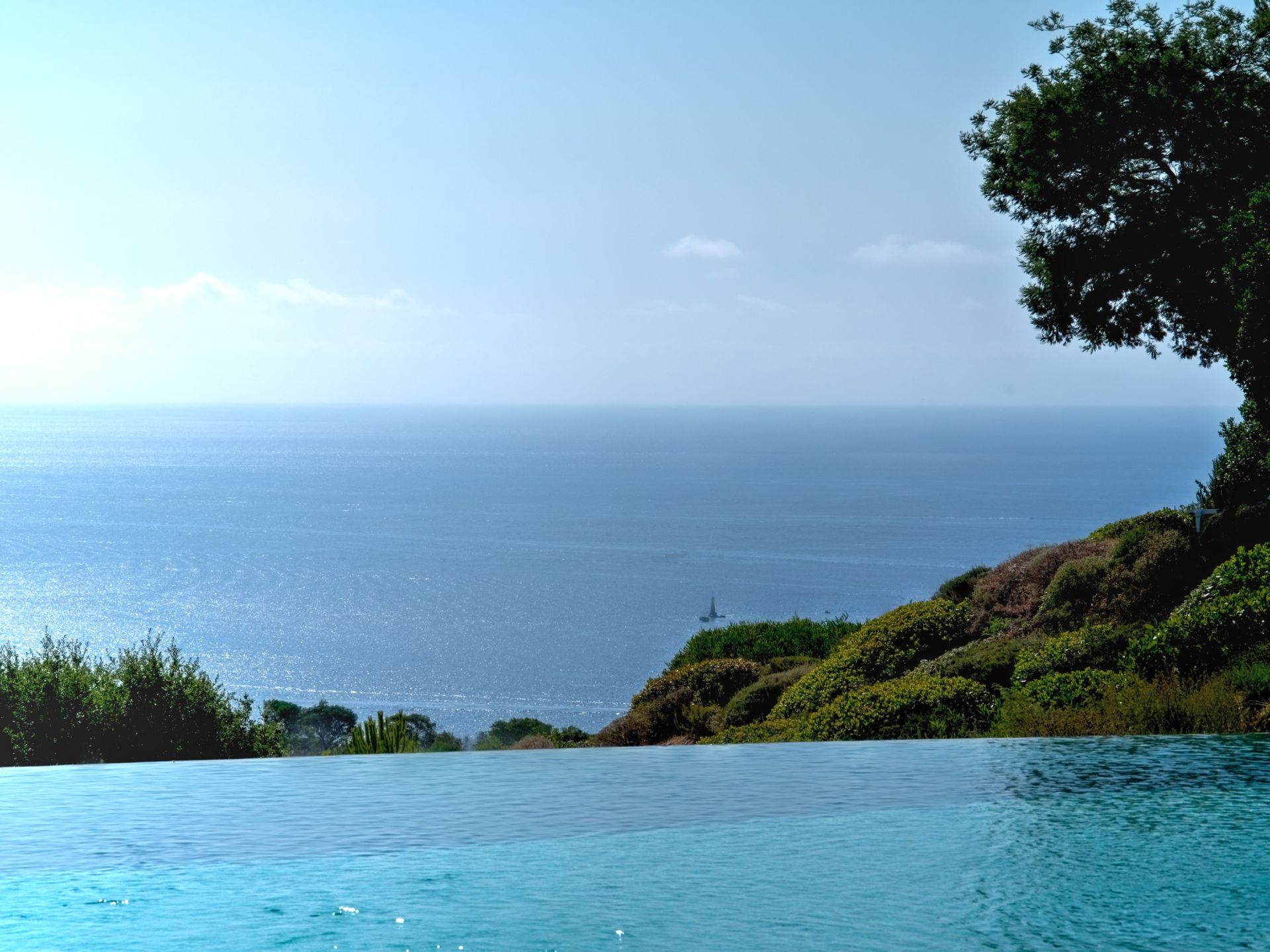 villa 10 Rooms for sale on CANNES (06400)