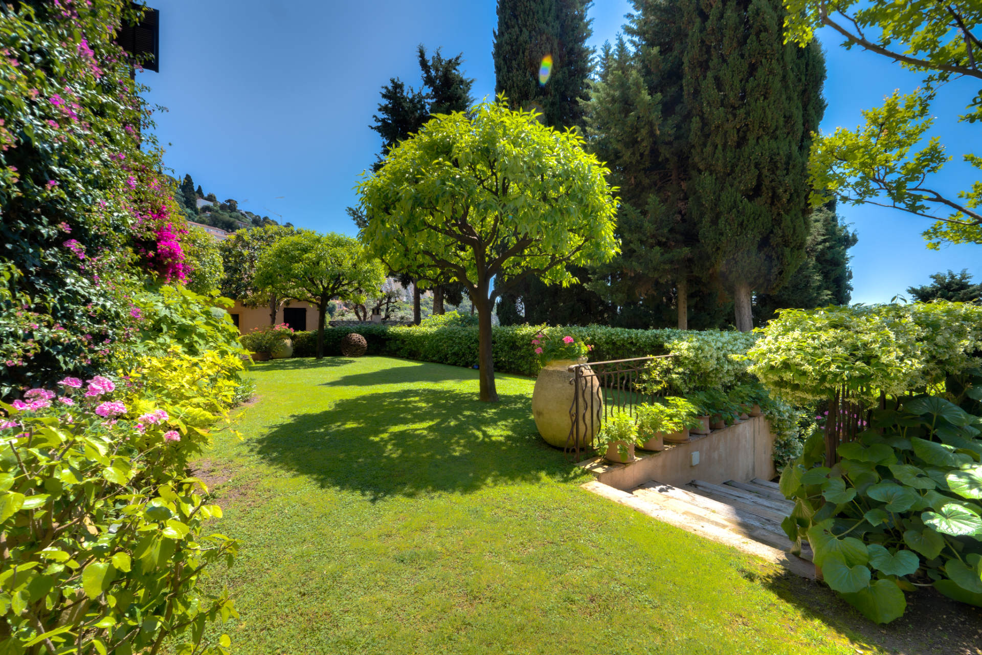 maison provençale 8 Pièces en vente sur ROQUEBRUNE CAP MARTIN (06190)