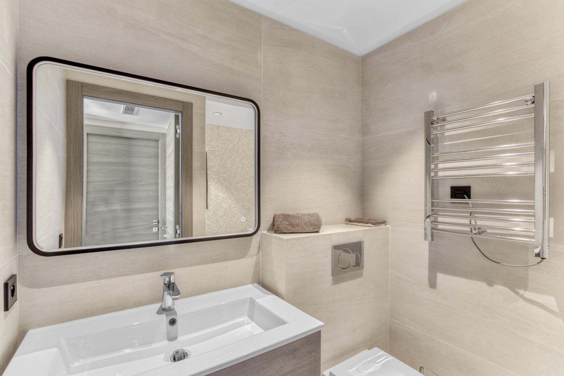 apartment 3 Rooms for sale on CANNES (06400)