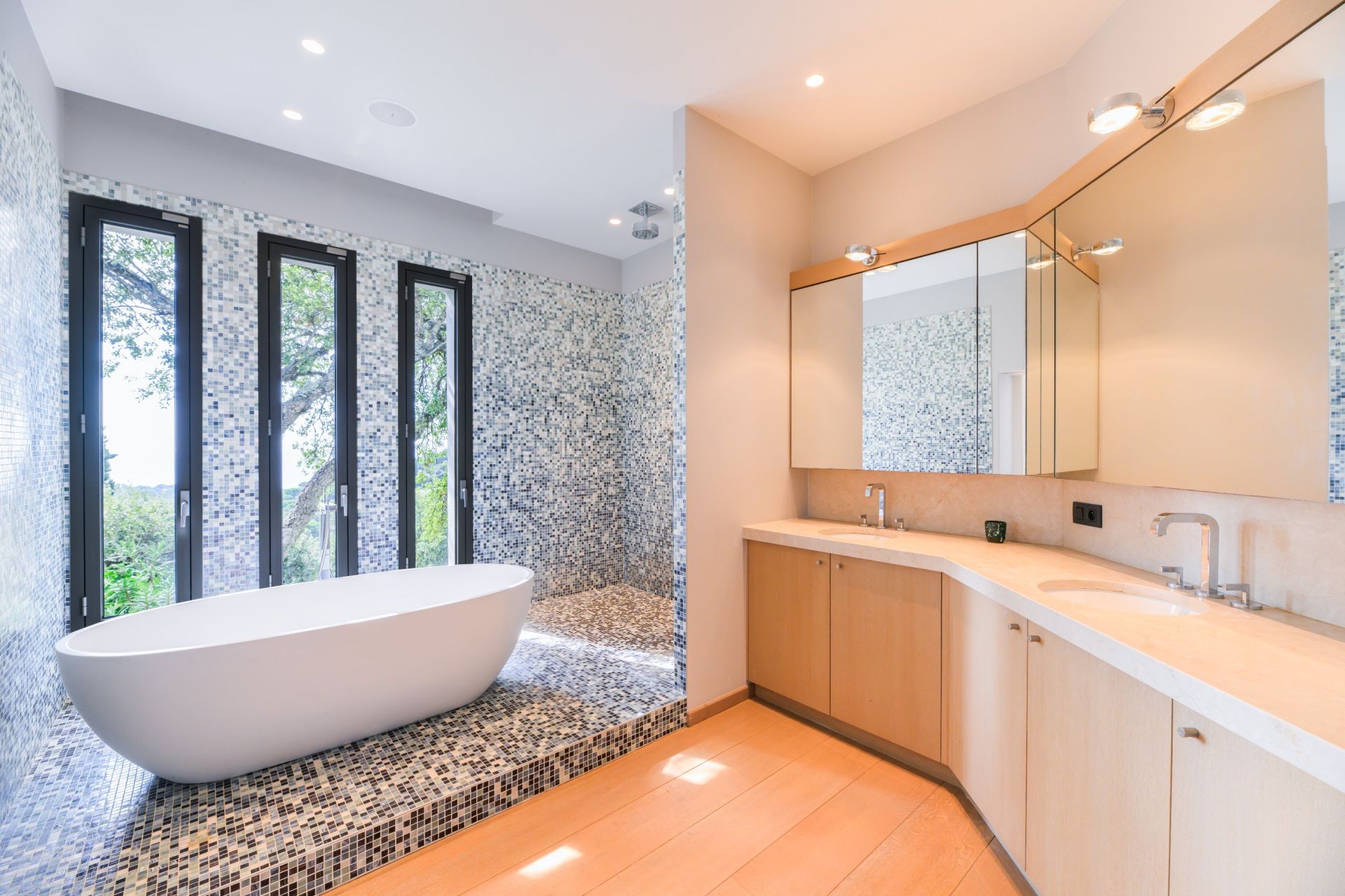 maison contemporaine 9 Pièces en vente sur LA CROIX VALMER (83420)