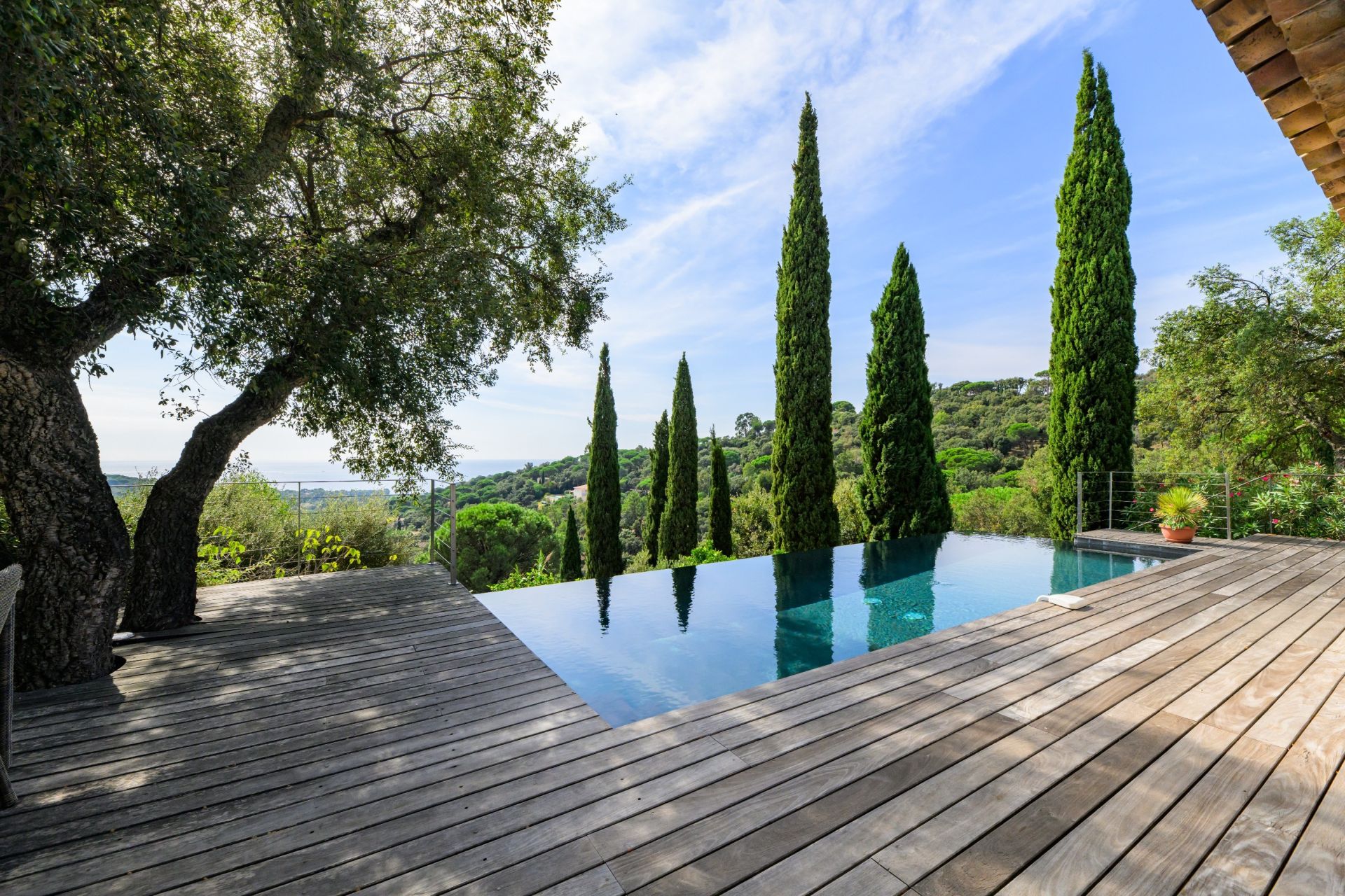 maison contemporaine 9 Pièces en vente sur LA CROIX VALMER (83420)