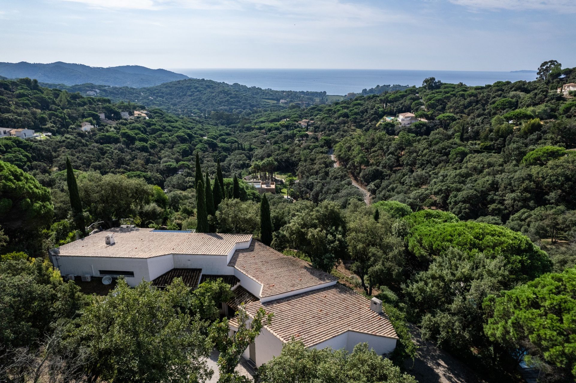 maison contemporaine 9 Pièces en vente sur LA CROIX VALMER (83420)