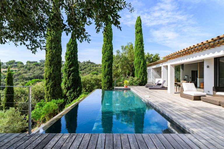 maison contemporaine 9 Pièces en vente sur LA CROIX VALMER (83420)