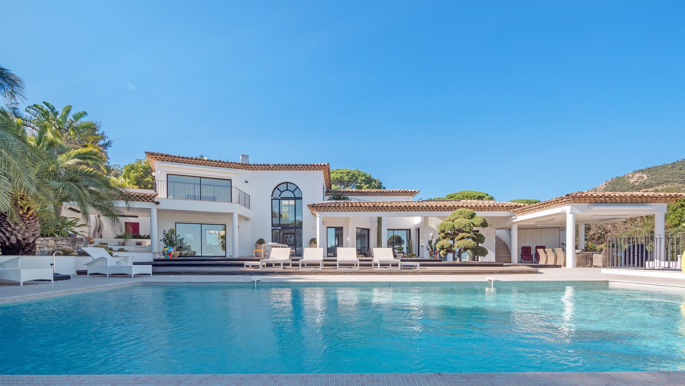 maison contemporaine 8 Pièces en vente sur GRIMAUD (83310)