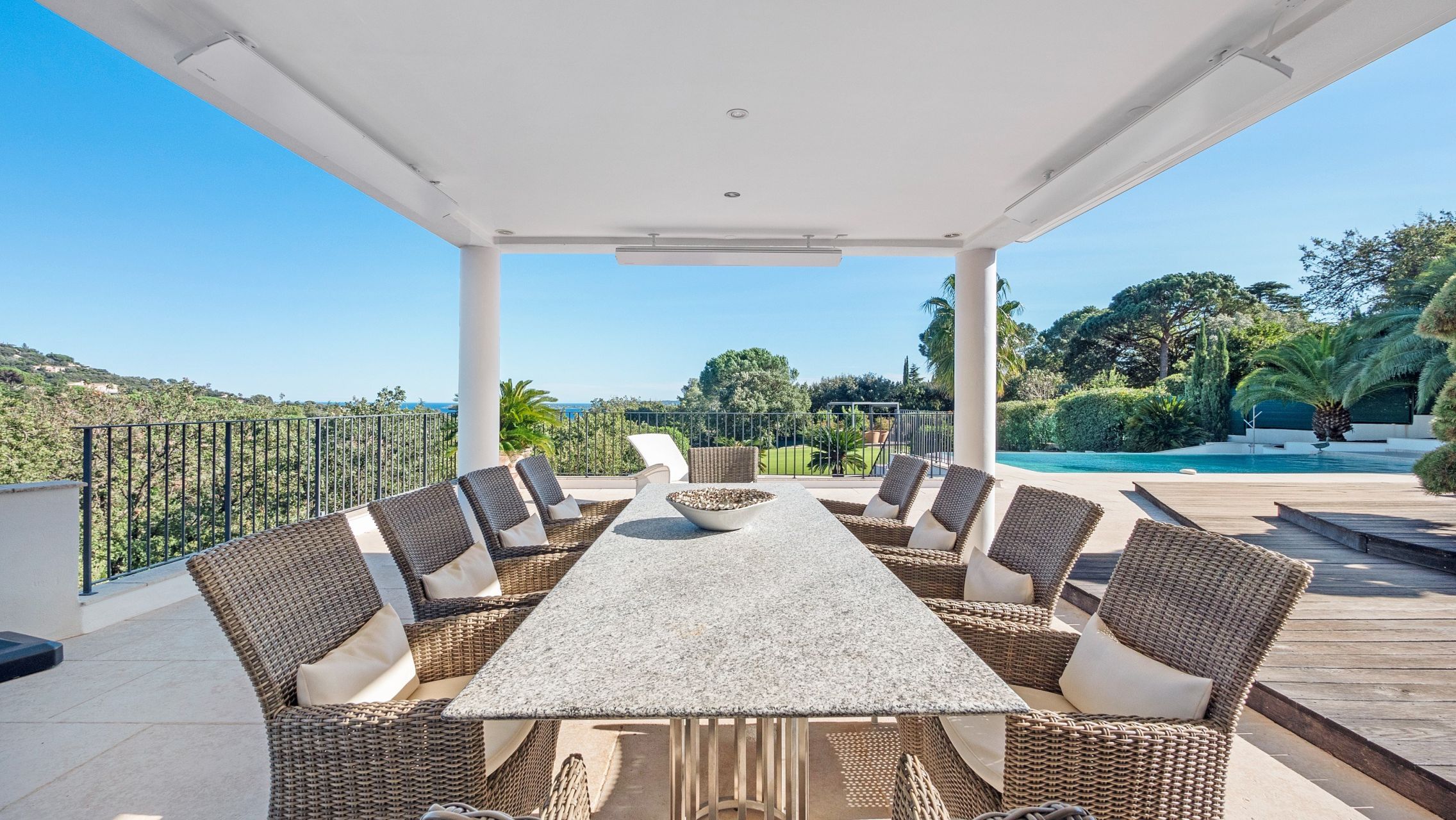 maison contemporaine 8 Pièces en vente sur GRIMAUD (83310)