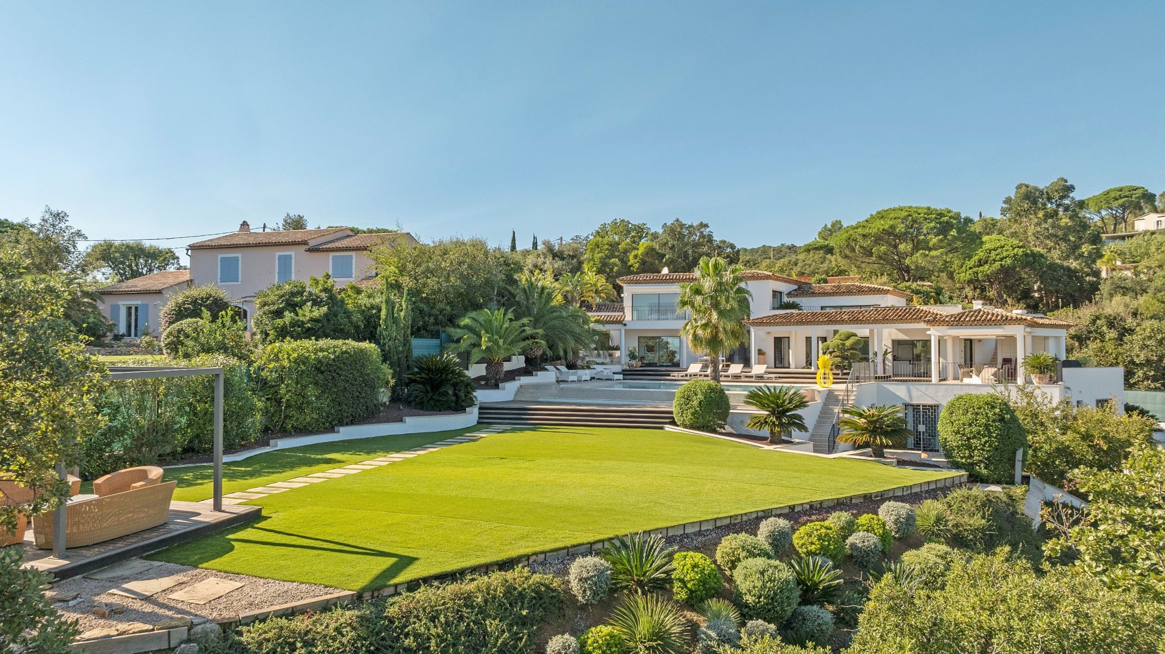 maison contemporaine 8 Pièces en vente sur GRIMAUD (83310)