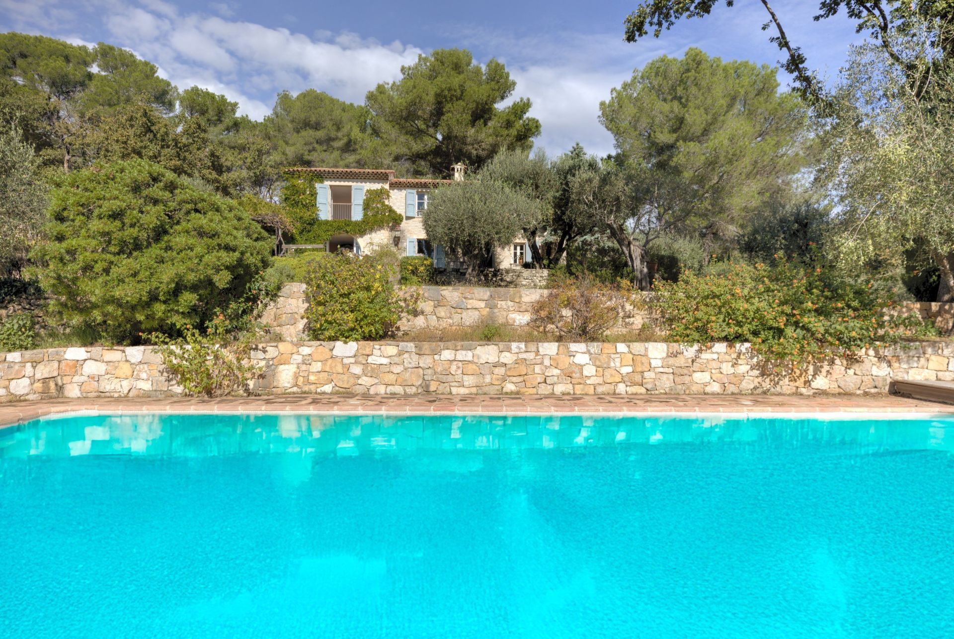 maison provençale 10 Pièces en vente sur MOUGINS (06250)