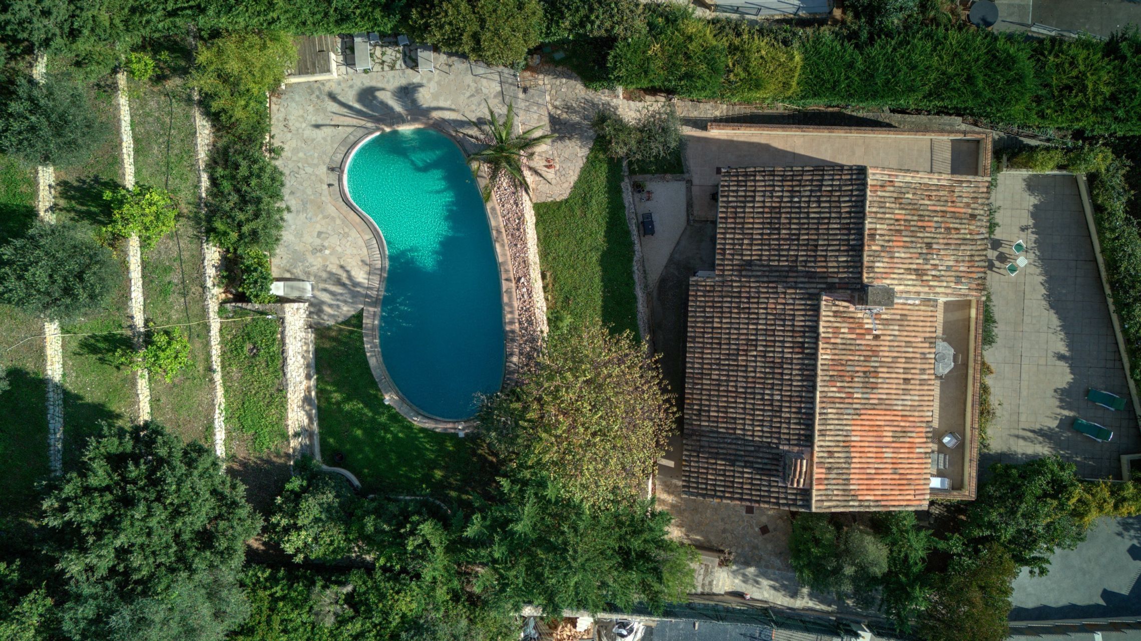 house 5 Rooms for sale on LE GOLFE JUAN (06220)