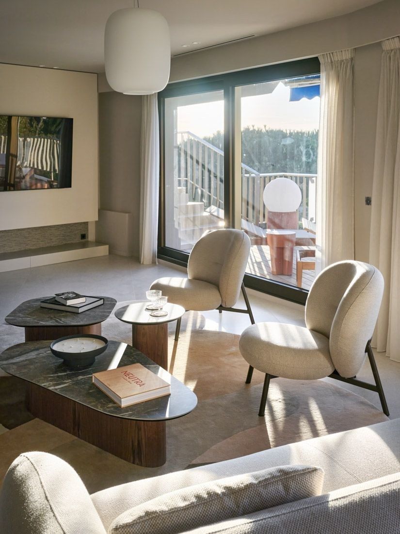 apartment 6 Rooms for sale on CAP D ANTIBES (06160)