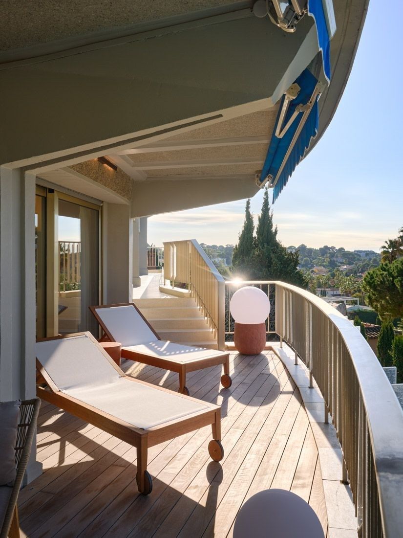 apartment 6 Rooms for sale on CAP D ANTIBES (06160)