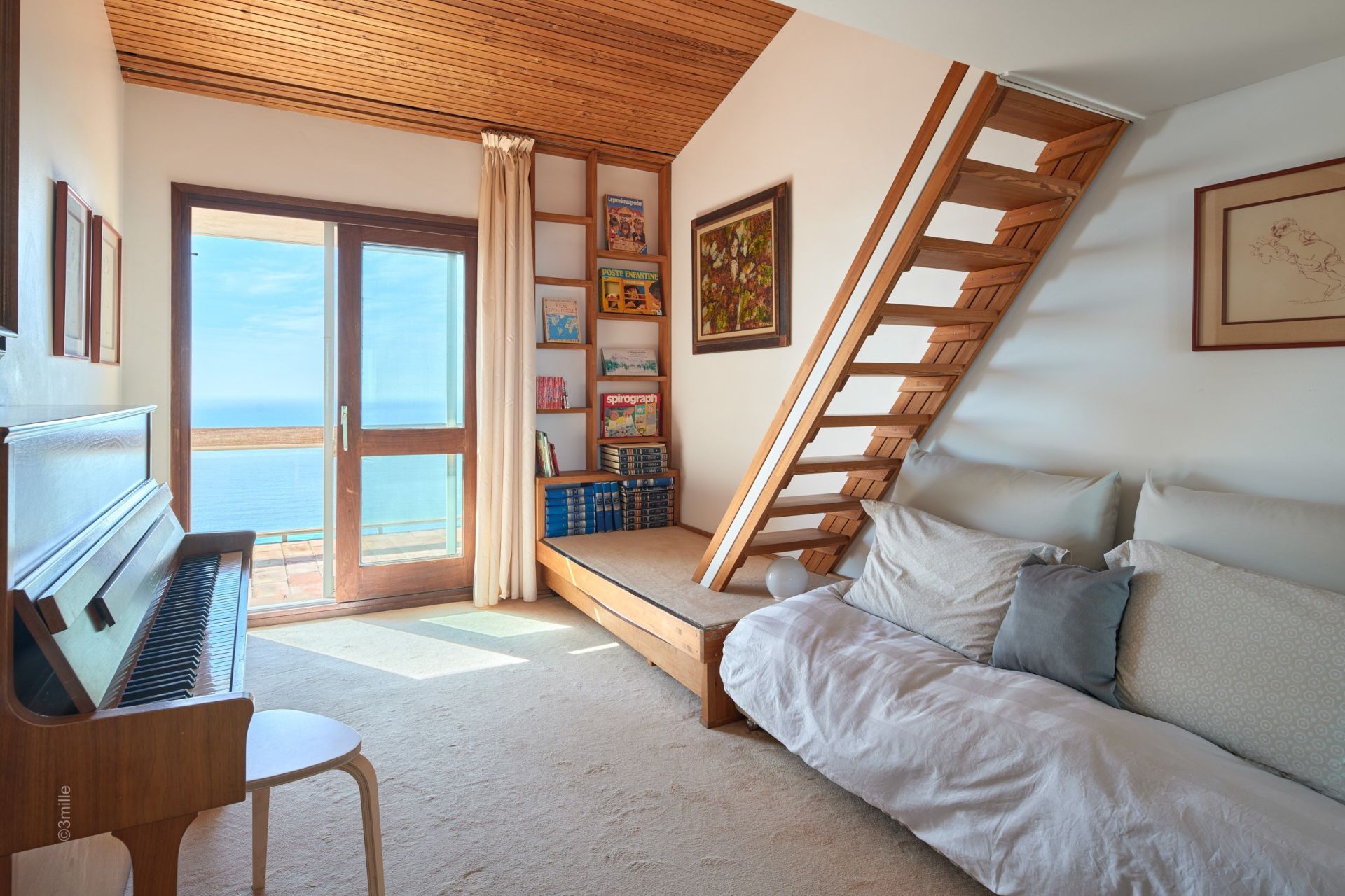 villa 7 Rooms for sale on ROQUEBRUNE CAP MARTIN (06190)