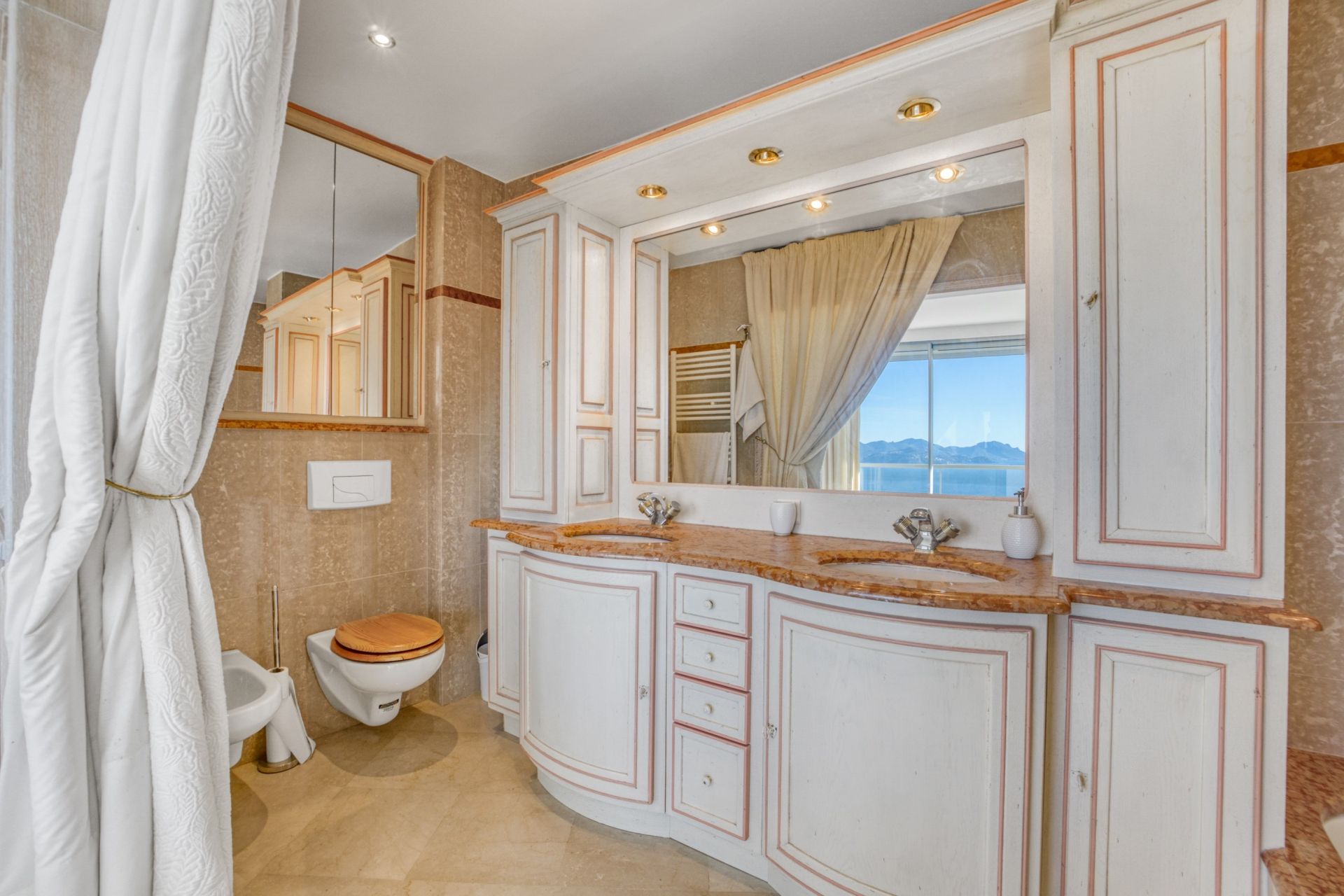 maison de ville 6 Pièces en vente sur CANNES (06400)