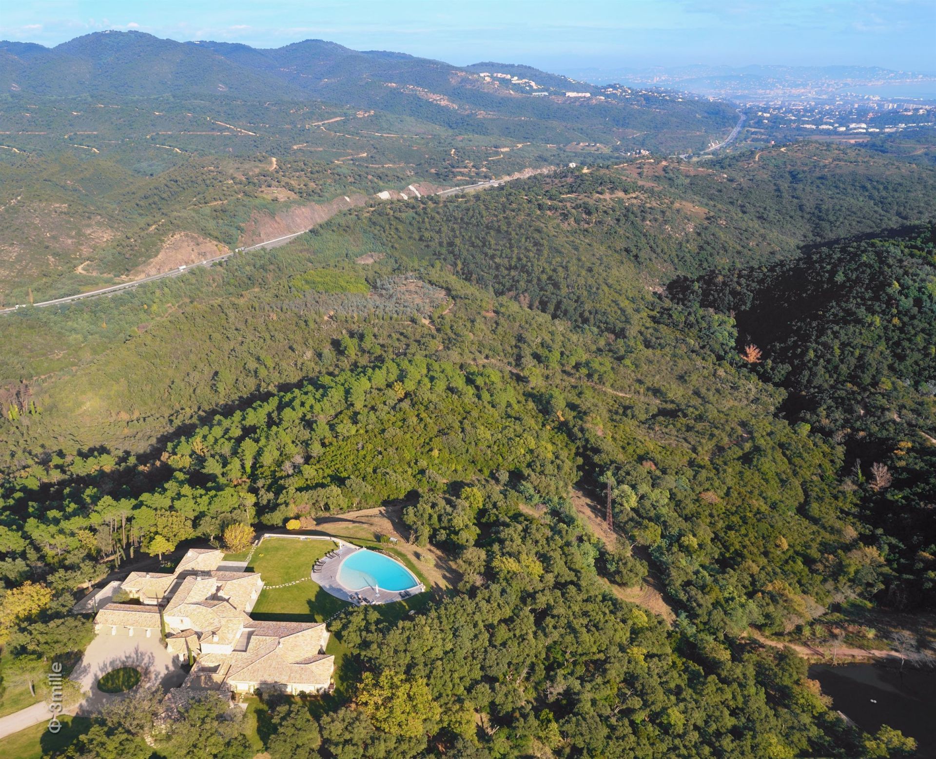 property 35 Rooms for sale on LES ADRETS DE L ESTEREL (83600)