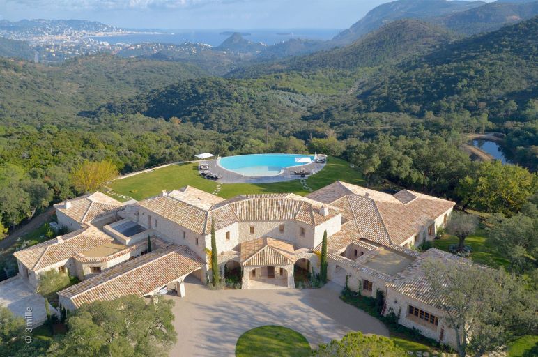 property 35 Rooms for sale on LES ADRETS DE L ESTEREL (83600)
