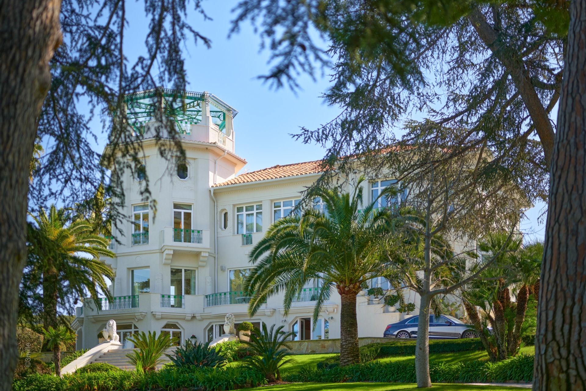 mansion 15 Rooms for sale on CAP D ANTIBES (06160)