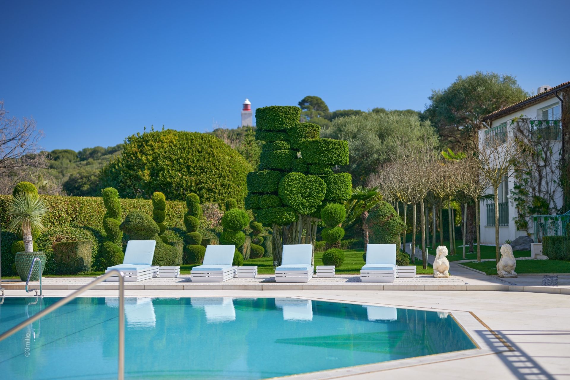 mansion 15 Rooms for sale on CAP D ANTIBES (06160)