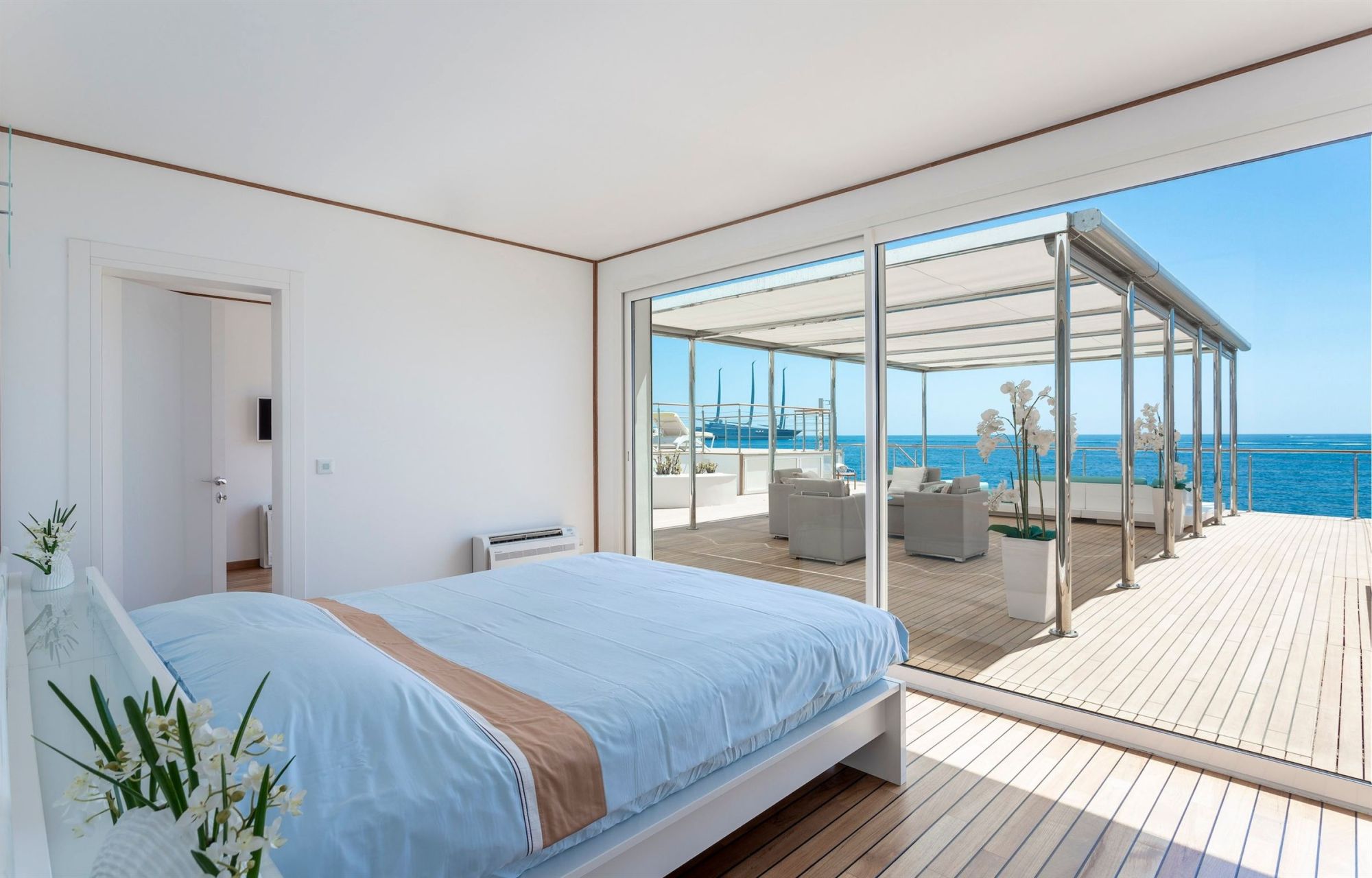 mansion 15 Rooms for sale on CAP D ANTIBES (06160)