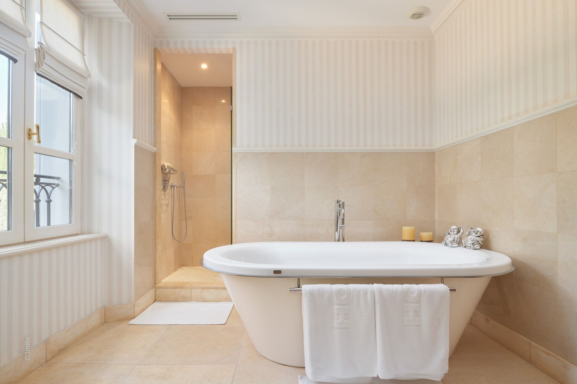 property 15 Rooms for sale on MOUGINS (06250)