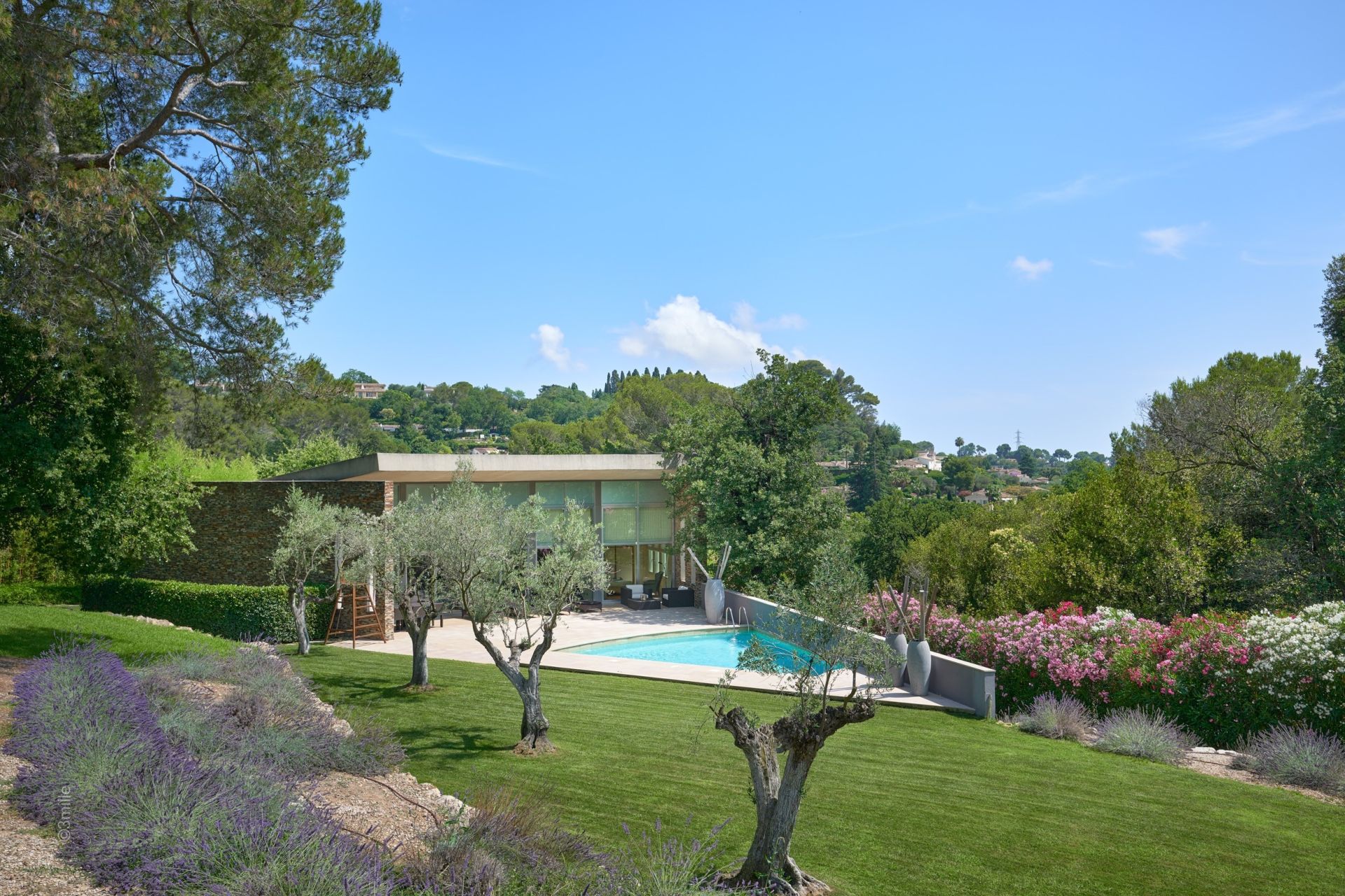 property 15 Rooms for sale on MOUGINS (06250)
