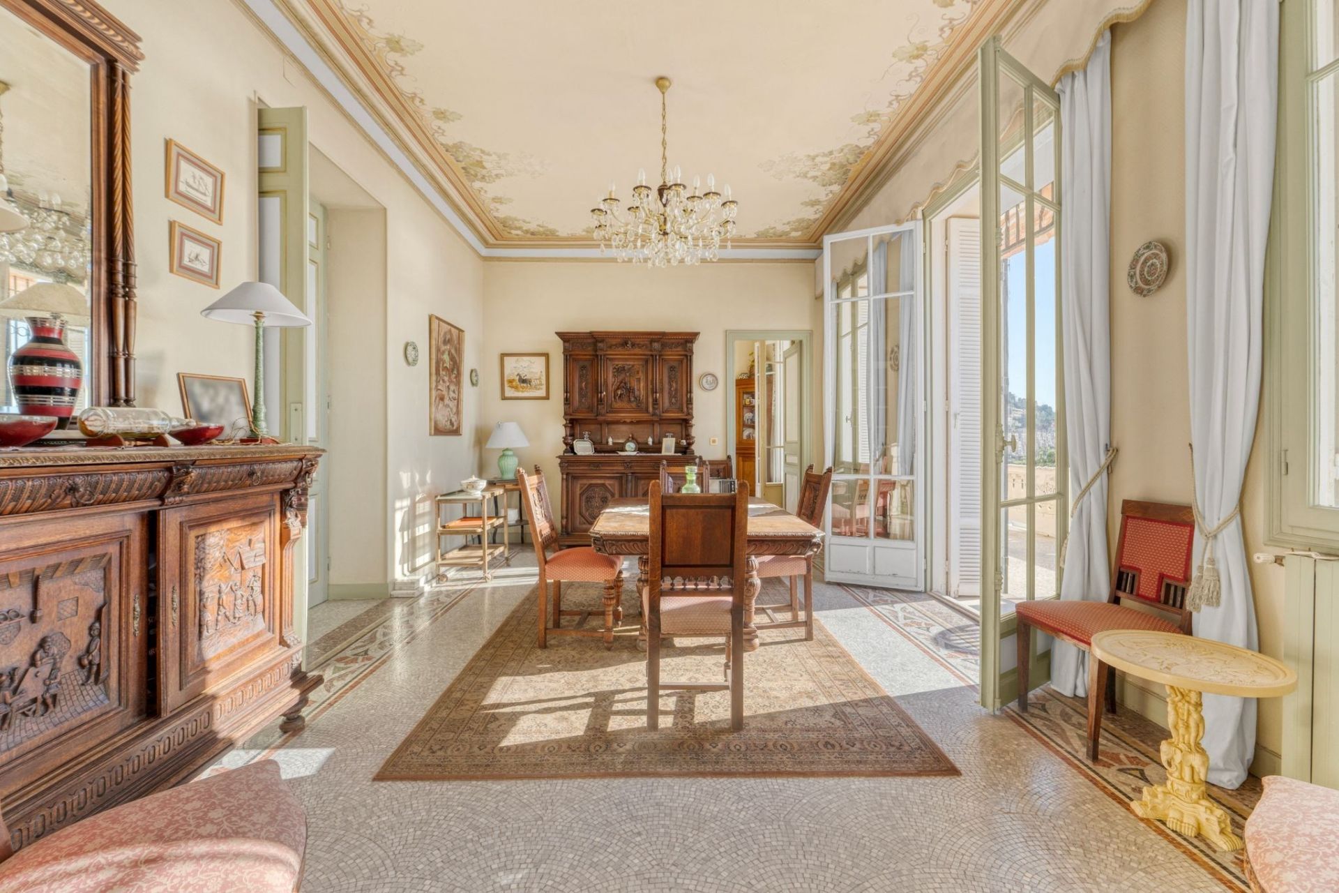 maison bourgeoise 12 Pièces en vente sur ROQUEBRUNE CAP MARTIN (06190)