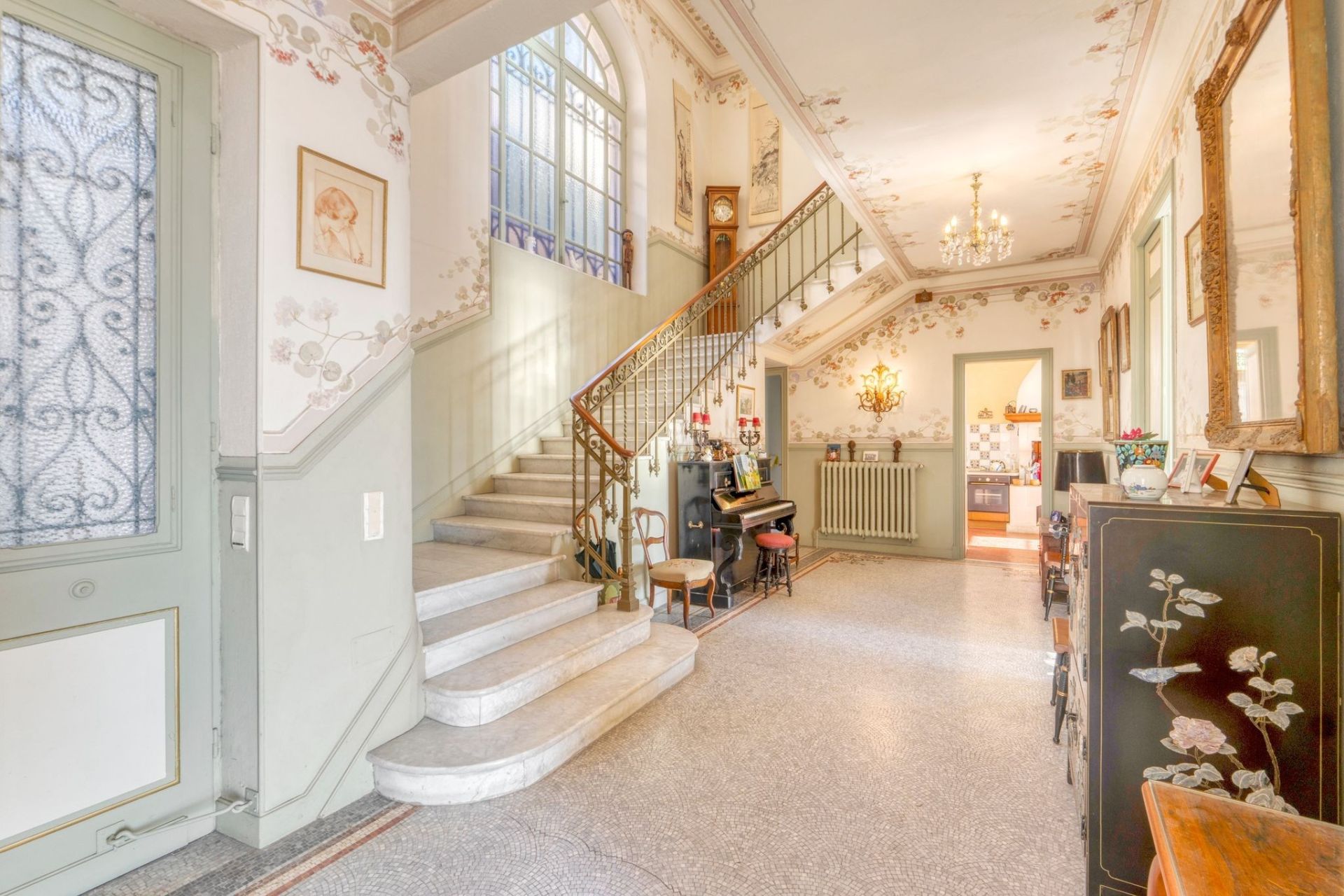 maison bourgeoise 12 Pièces en vente sur ROQUEBRUNE CAP MARTIN (06190)