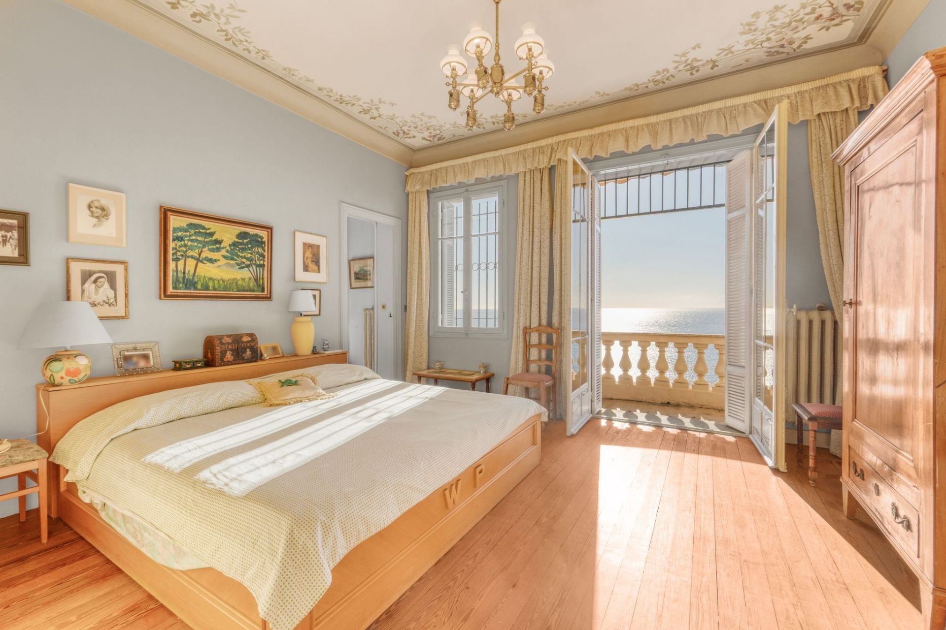 maison bourgeoise 12 Pièces en vente sur ROQUEBRUNE CAP MARTIN (06190)