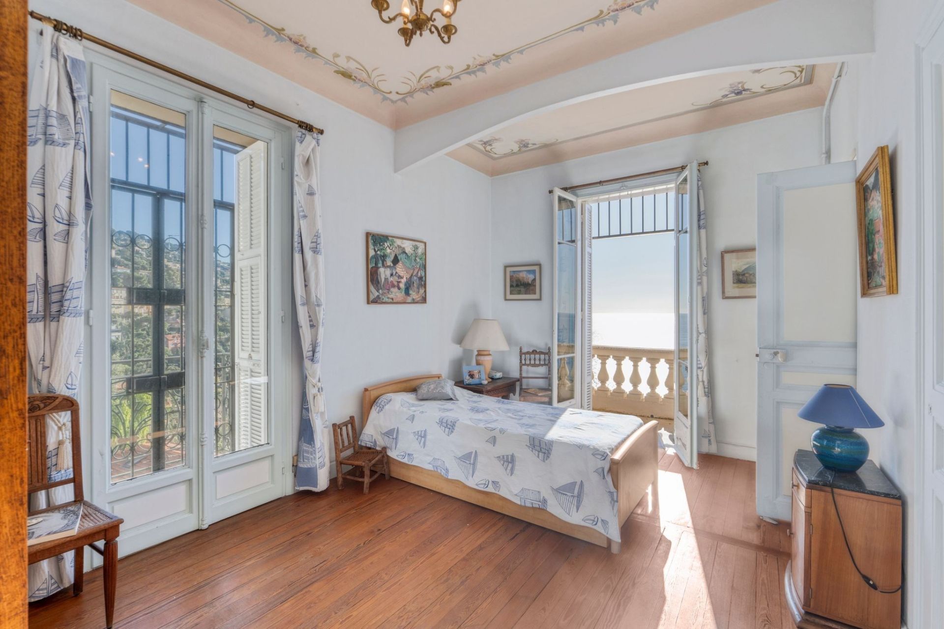 maison bourgeoise 12 Pièces en vente sur ROQUEBRUNE CAP MARTIN (06190)
