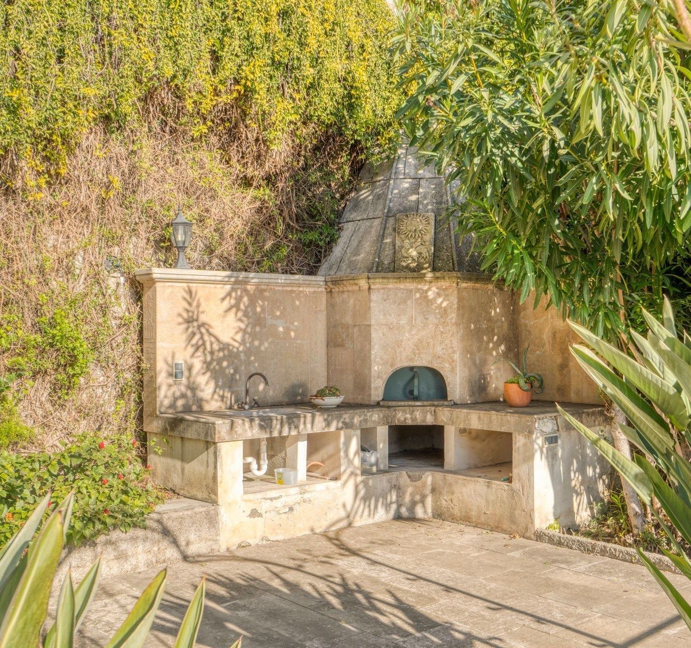 maison bourgeoise 12 Pièces en vente sur ROQUEBRUNE CAP MARTIN (06190)