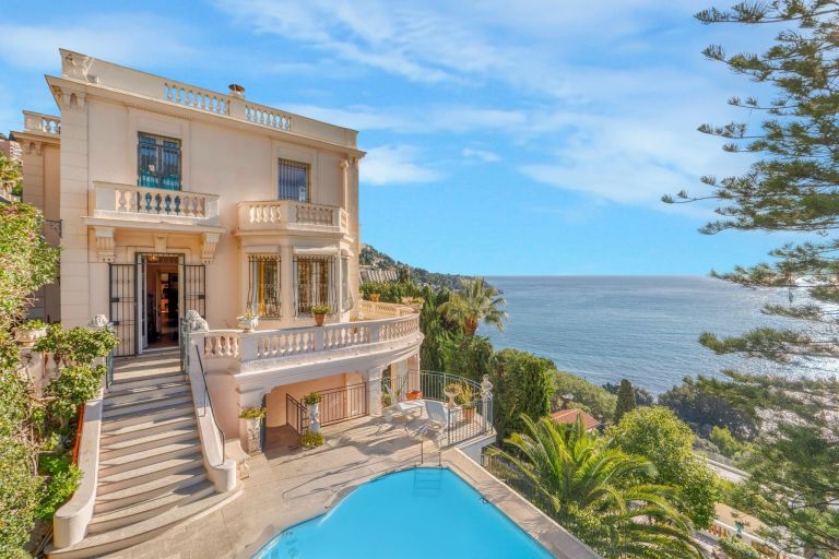 maison bourgeoise 12 Pièces en vente sur ROQUEBRUNE CAP MARTIN (06190)