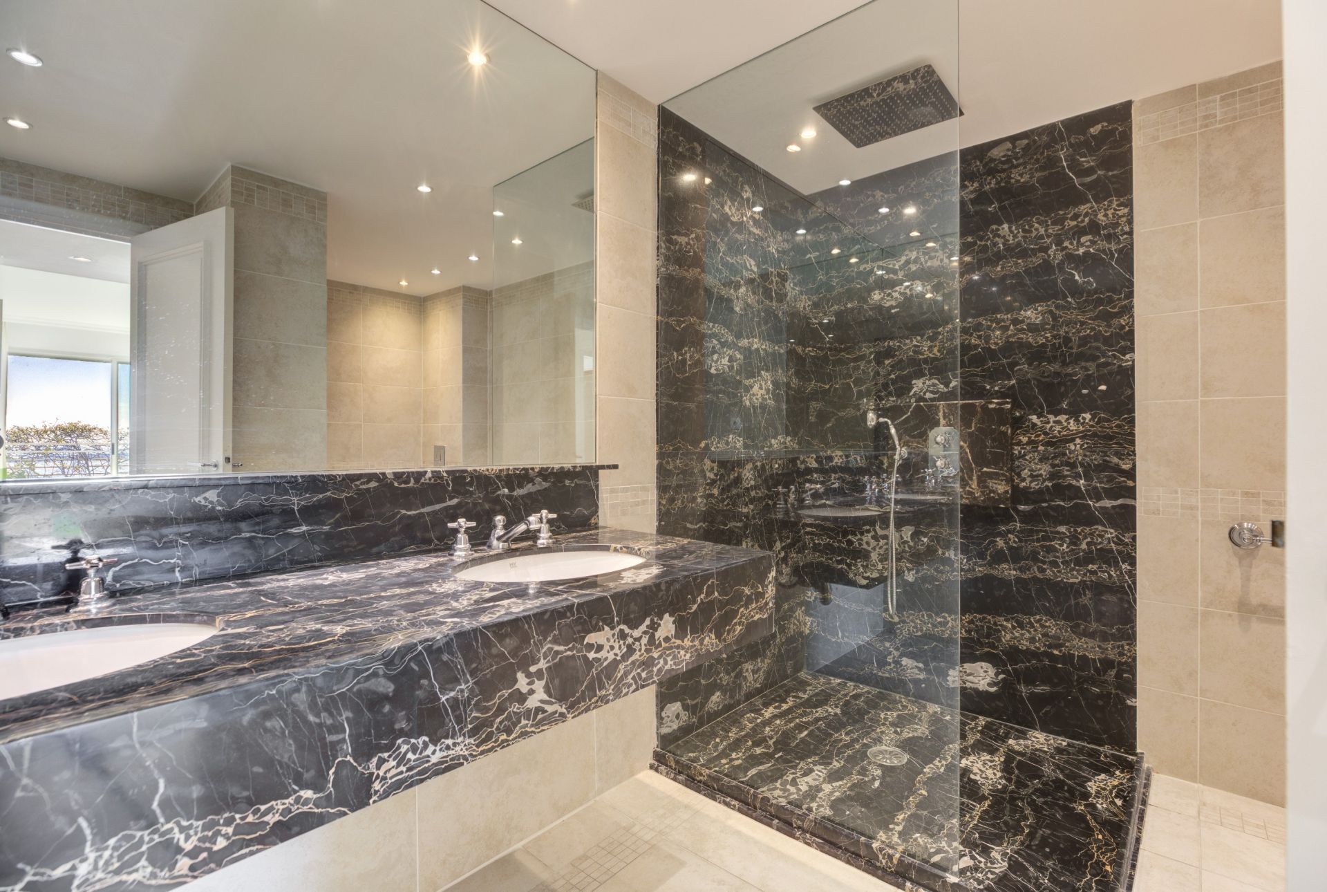 appartement 5 Pièces en vente sur CANNES (06400)