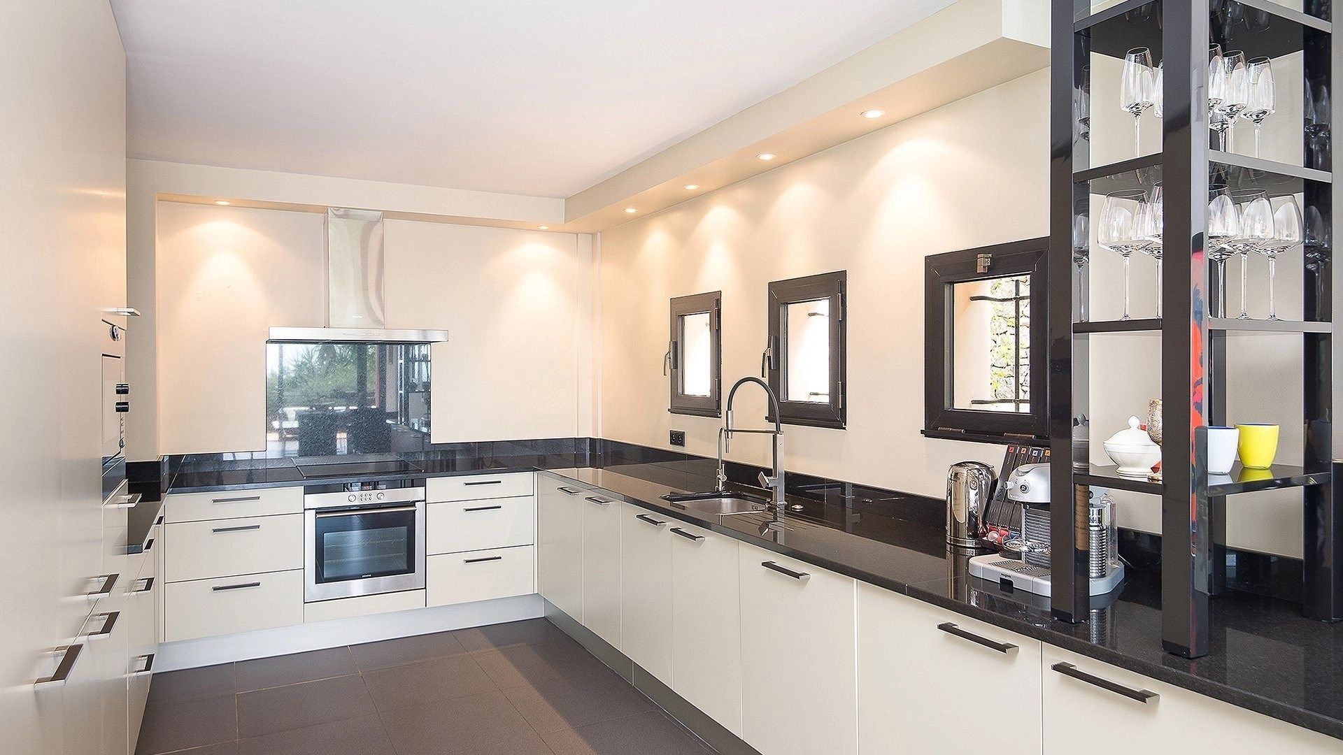 villa 6 Rooms for sale on VILLEFRANCHE SUR MER (06230)