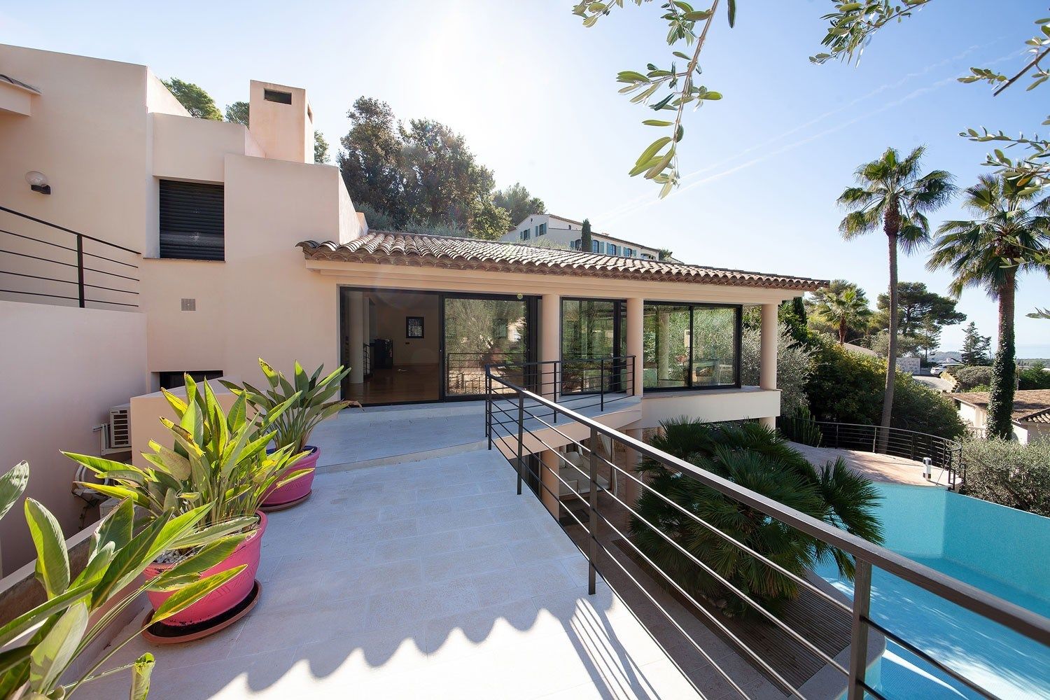 villa 6 Rooms for sale on VILLEFRANCHE SUR MER (06230)