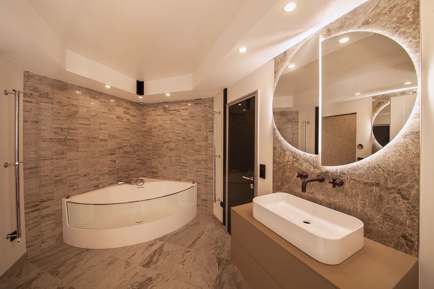 villa 6 Rooms for sale on VILLEFRANCHE SUR MER (06230)