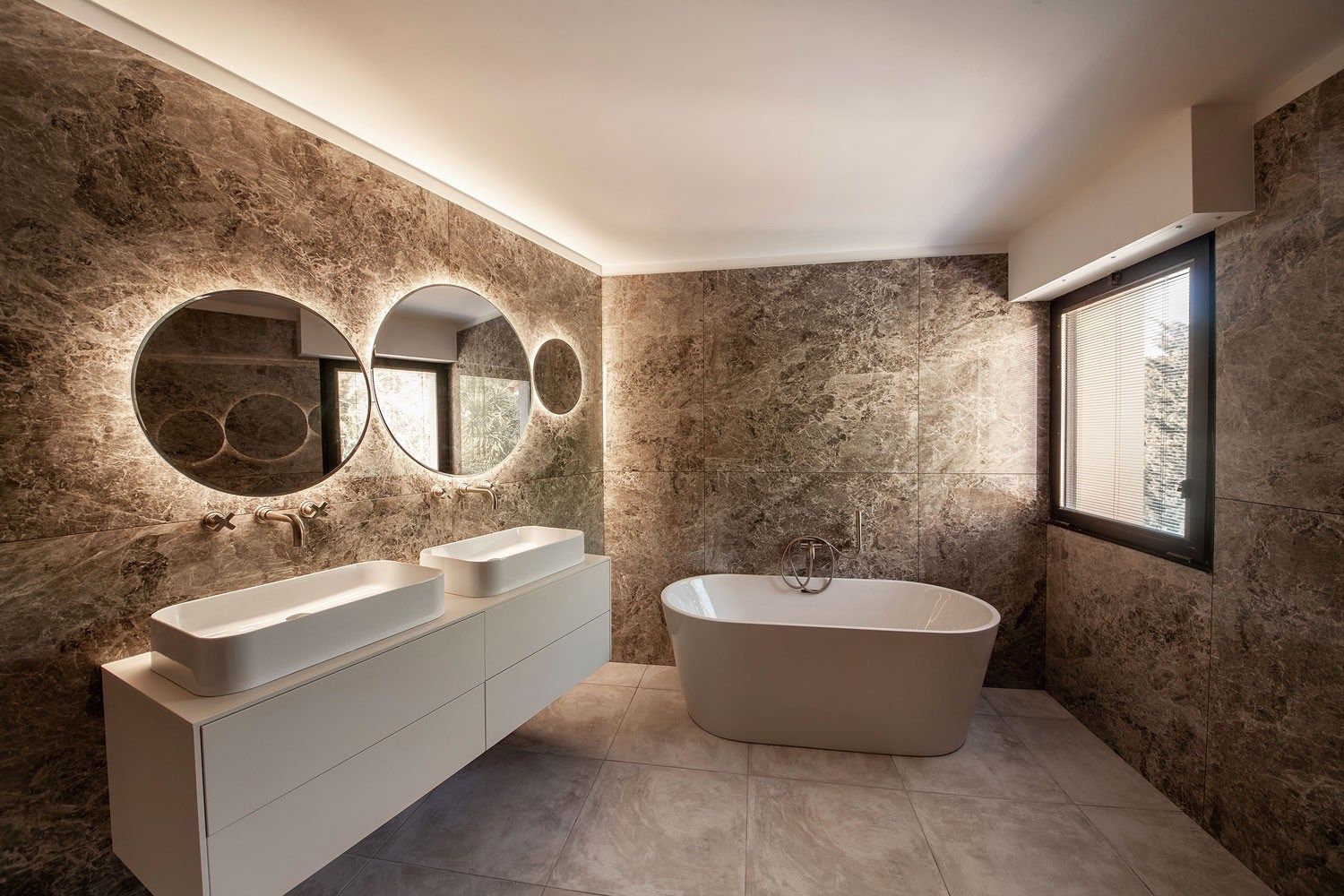 villa 6 Rooms for sale on VILLEFRANCHE SUR MER (06230)