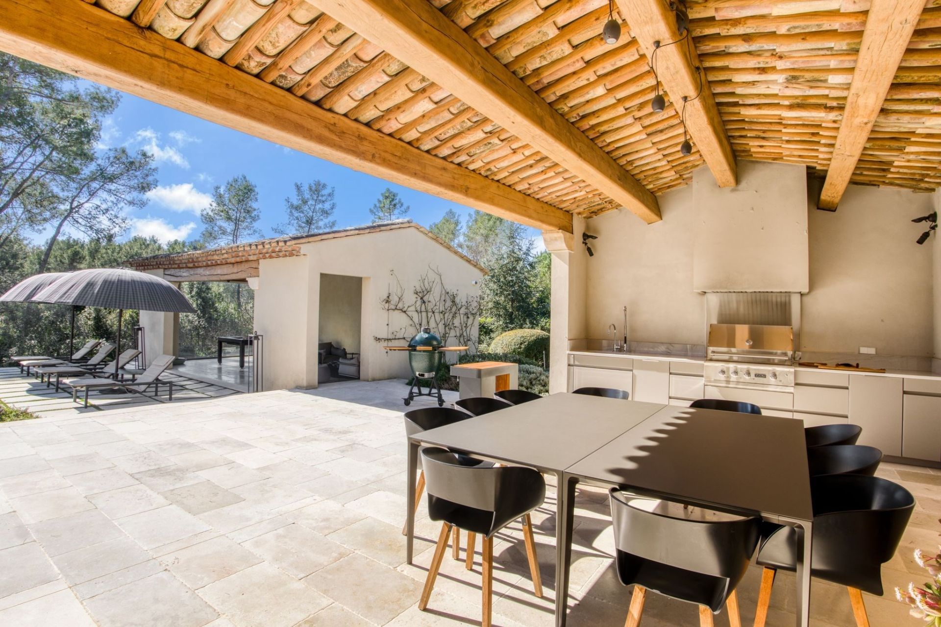 villa 8 Pièces en vente sur TOURRETTES (83440)