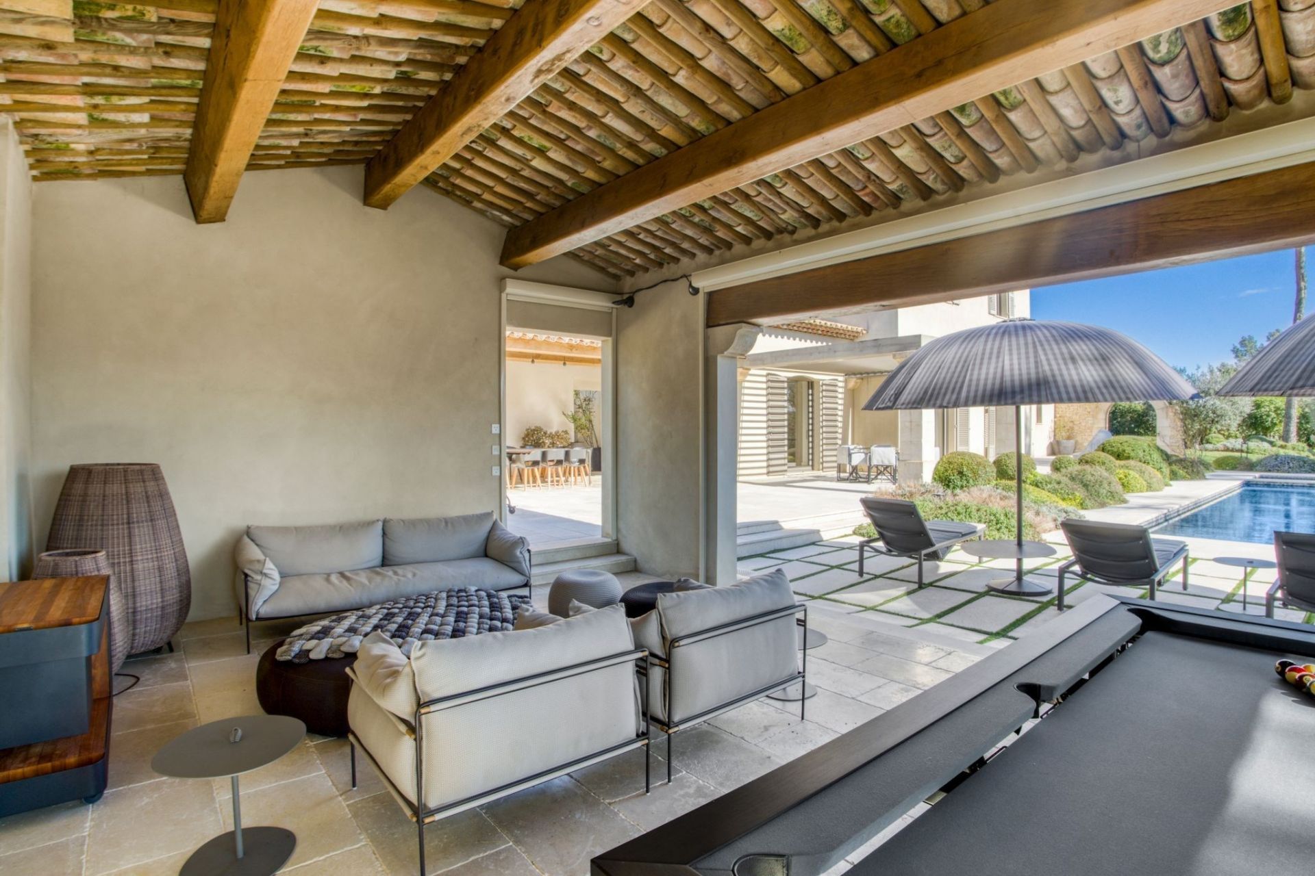 villa 8 Pièces en vente sur TOURRETTES (83440)