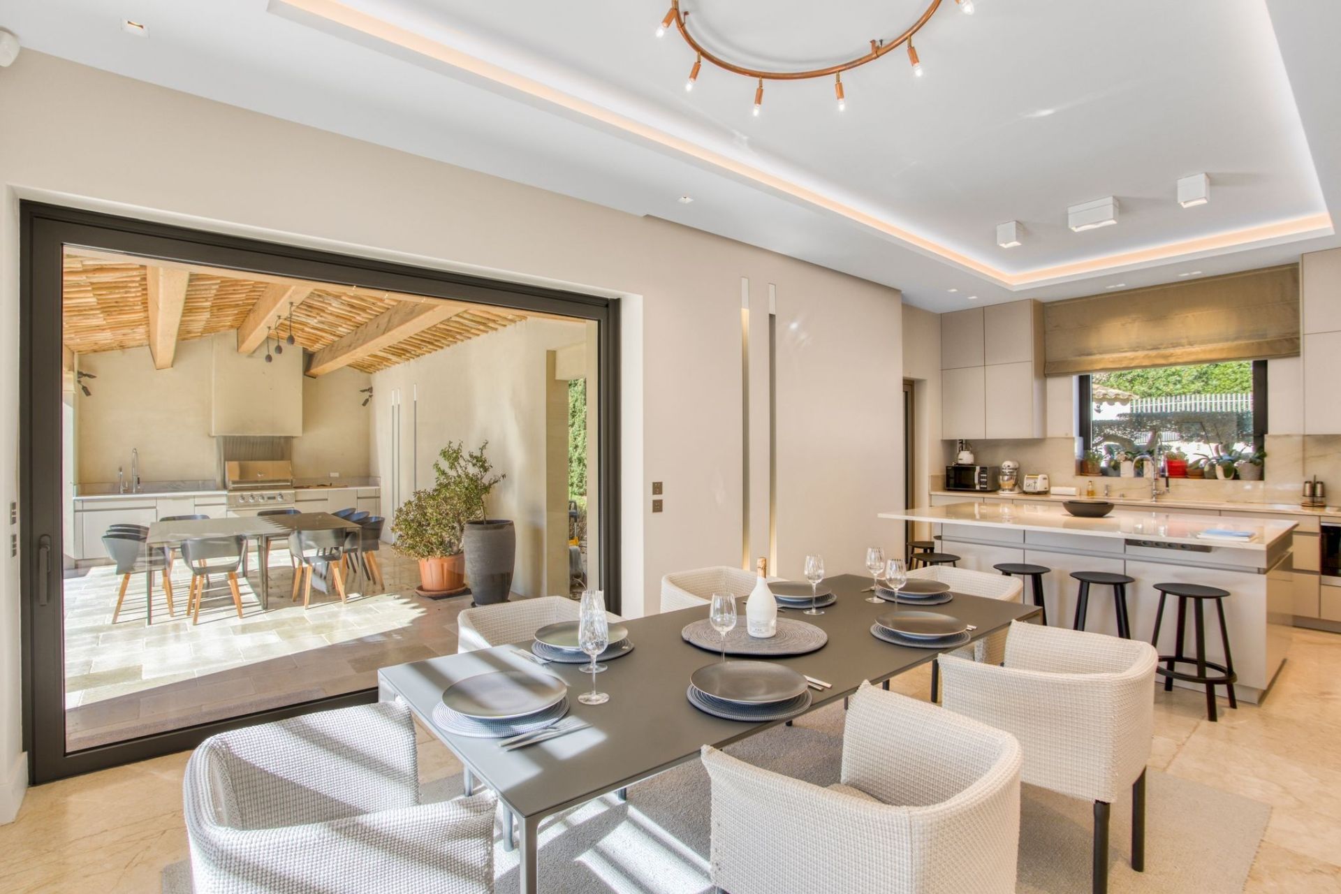 villa 8 Pièces en vente sur TOURRETTES (83440)